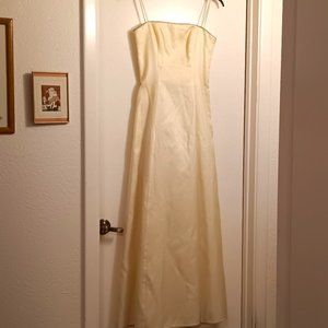 Vintage Beautiful Yellow Prom/Formal Dress from 2001 - Size 3/4
